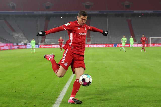 弗格投篮碰到徐杰脸部 杨鸣对着闫军贴脸输出